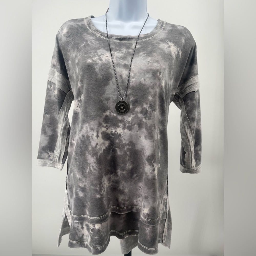 3/4 Raw Hem Shirt